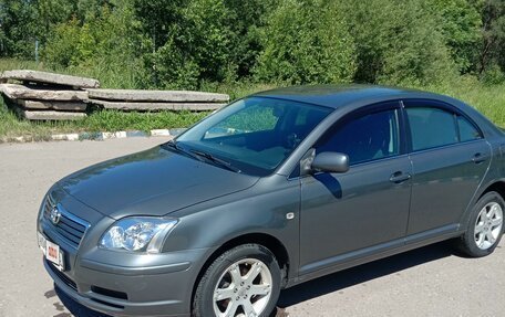 Toyota Avensis III рестайлинг, 2005 год, 800 000 рублей, 2 фотография