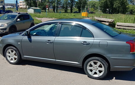 Toyota Avensis III рестайлинг, 2005 год, 800 000 рублей, 5 фотография