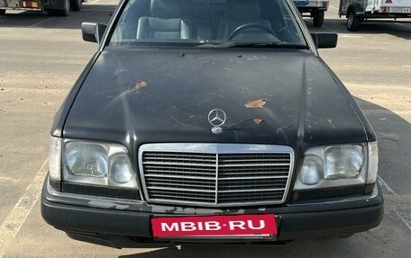 Mercedes-Benz E-Класс, 1995 год, 310 000 рублей, 2 фотография