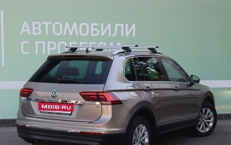 Volkswagen Tiguan II, 2017 год, 2 390 000 рублей, 2 фотография