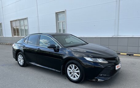 Toyota Camry, 2021 год, 2 400 000 рублей, 3 фотография