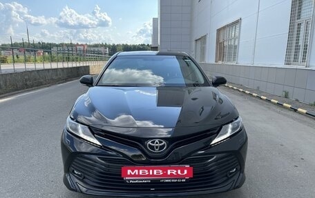 Toyota Camry, 2021 год, 2 400 000 рублей, 2 фотография