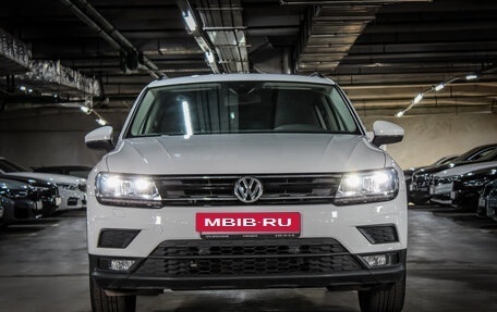 Volkswagen Tiguan II, 2019 год, 2 640 000 рублей, 2 фотография