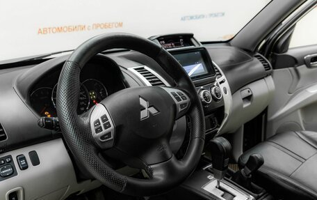 Mitsubishi Pajero Sport II рестайлинг, 2014 год, 1 675 000 рублей, 10 фотография