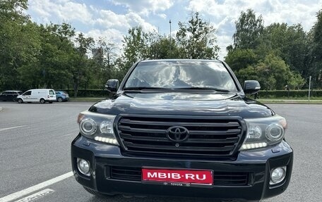 Toyota Land Cruiser 200, 2013 год, 3 699 999 рублей, 1 фотография