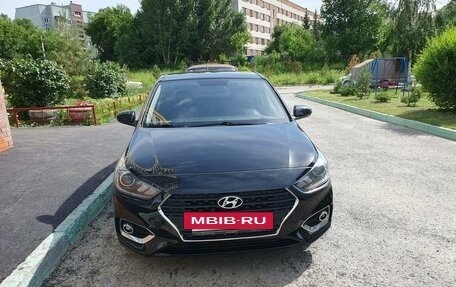Hyundai Solaris II рестайлинг, 2017 год, 1 350 000 рублей, 3 фотография