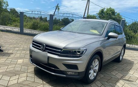 Volkswagen Tiguan II, 2017 год, 2 697 000 рублей, 2 фотография