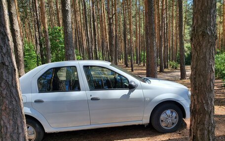 Renault Logan I, 2015 год, 330 000 рублей, 2 фотография