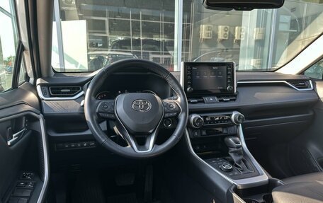 Toyota RAV4, 2020 год, 3 640 000 рублей, 6 фотография