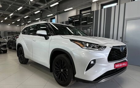 Toyota Highlander, 2023 год, 7 750 000 рублей, 3 фотография