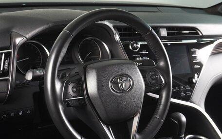 Toyota Camry, 2018 год, 3 670 000 рублей, 12 фотография