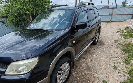 Mitsubishi Outlander III рестайлинг 3, 2005 год, 920 000 рублей, 2 фотография