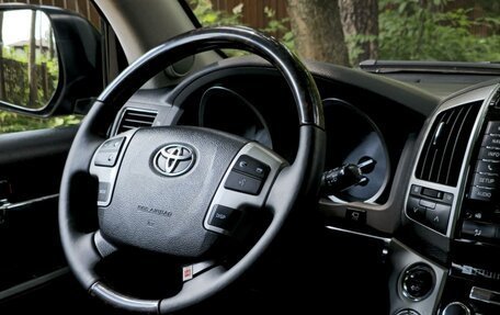 Toyota Land Cruiser 200, 2012 год, 4 800 000 рублей, 31 фотография