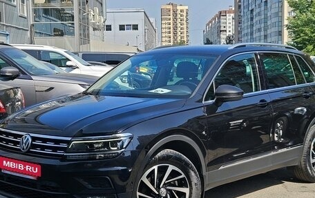 Volkswagen Tiguan II, 2018 год, 2 249 000 рублей, 3 фотография
