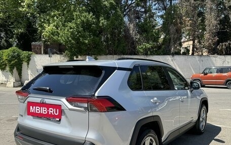 Toyota RAV4, 2022 год, 3 950 000 рублей, 4 фотография