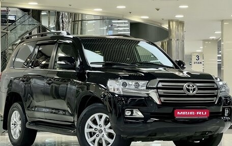 Toyota Land Cruiser 200, 2015 год, 6 298 000 рублей, 1 фотография