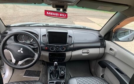 Mitsubishi L200 IV рестайлинг, 2010 год, 999 999 рублей, 9 фотография