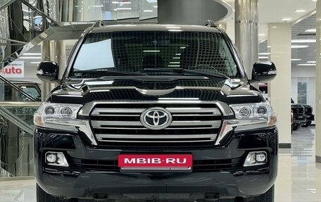 Toyota Land Cruiser 200, 2015 год, 6 298 000 рублей, 2 фотография