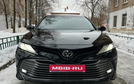 Toyota Camry, 2019 год, 3 350 000 рублей, 1 фотография