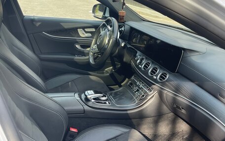Mercedes-Benz E-Класс, 2019 год, 4 490 000 рублей, 14 фотография
