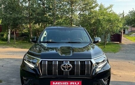 Toyota Land Cruiser Prado 150 рестайлинг 2, 2017 год, 4 850 000 рублей, 2 фотография