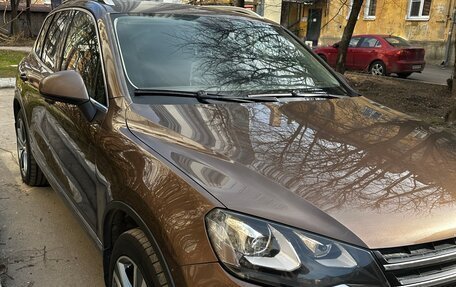 Volkswagen Touareg III, 2011 год, 2 190 000 рублей, 2 фотография