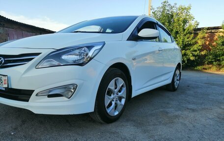 Hyundai Solaris II рестайлинг, 2016 год, 1 045 000 рублей, 1 фотография