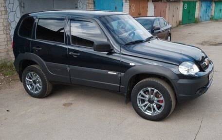 Chevrolet Niva I рестайлинг, 2015 год, 820 000 рублей, 7 фотография