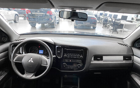 Mitsubishi Outlander III рестайлинг 3, 2013 год, 1 845 000 рублей, 14 фотография