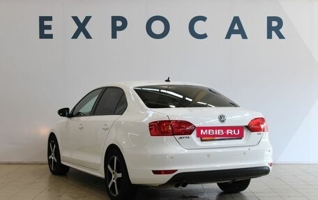 Volkswagen Jetta VI, 2013 год, 900 000 рублей, 4 фотография