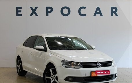 Volkswagen Jetta VI, 2013 год, 900 000 рублей, 2 фотография