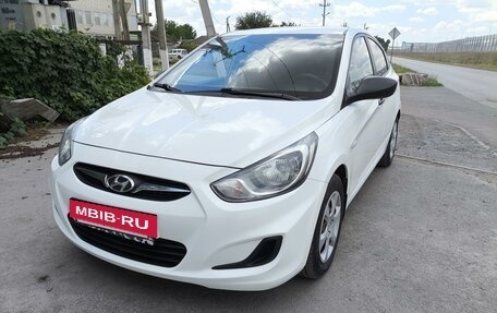 Hyundai Solaris II рестайлинг, 2013 год, 799 999 рублей, 3 фотография