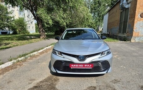 Toyota Camry, 2020 год, 3 750 000 рублей, 2 фотография