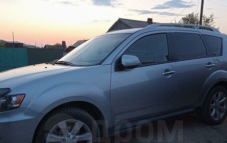 Mitsubishi Outlander III рестайлинг 3, 2010 год, 1 380 000 рублей, 1 фотография