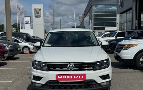 Volkswagen Tiguan II, 2017 год, 1 999 000 рублей, 2 фотография