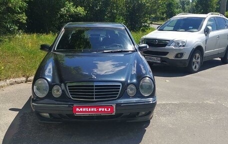 Mercedes-Benz E-Класс, 1999 год, 1 000 000 рублей, 2 фотография