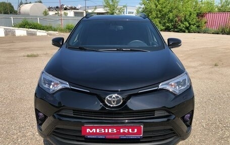 Toyota RAV4, 2019 год, 3 000 000 рублей, 2 фотография