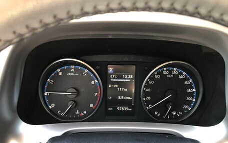 Toyota RAV4, 2019 год, 3 000 000 рублей, 12 фотография