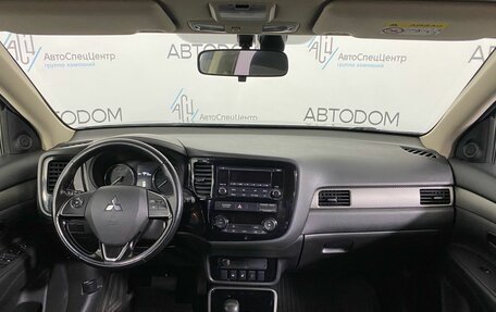 Mitsubishi Outlander III рестайлинг 3, 2018 год, 1 999 900 рублей, 11 фотография