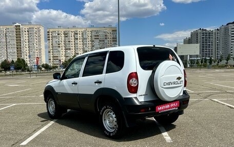 Chevrolet Niva I рестайлинг, 2017 год, 950 000 рублей, 7 фотография