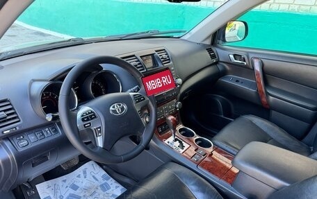 Toyota Highlander III, 2012 год, 1 750 000 рублей, 15 фотография