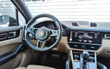 Porsche Cayenne III, 2018 год, 6 797 000 рублей, 10 фотография