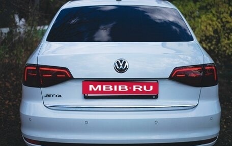 Volkswagen Jetta VI, 2016 год, 1 590 000 рублей, 2 фотография
