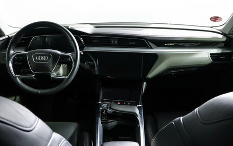 Audi e-tron I, 2019 год, 5 350 000 рублей, 12 фотография