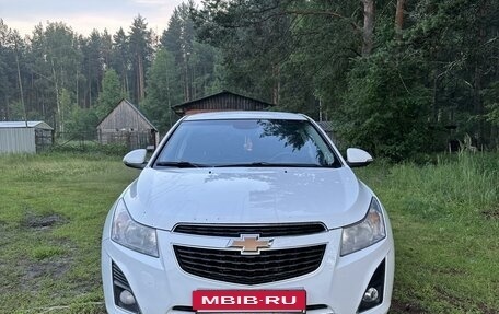 Chevrolet Cruze II, 2014 год, 950 000 рублей, 2 фотография