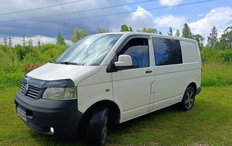 Volkswagen Transporter T5 рестайлинг, 2003 год, 1 250 000 рублей, 2 фотография