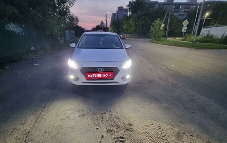 Hyundai Solaris II рестайлинг, 2018 год, 1 050 000 рублей, 2 фотография