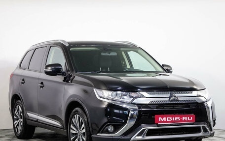 Mitsubishi Outlander III рестайлинг 3, 2020 год, 2 489 000 рублей, 3 фотография