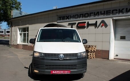 Volkswagen Transporter T6 рестайлинг, 2017 год, 3 150 000 рублей, 2 фотография