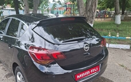 Opel Astra J, 2011 год, 890 000 рублей, 3 фотография